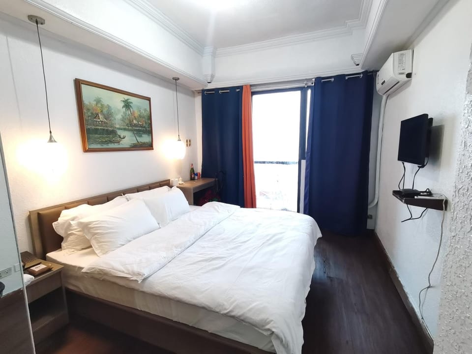 Bed, Photo of the whole room
