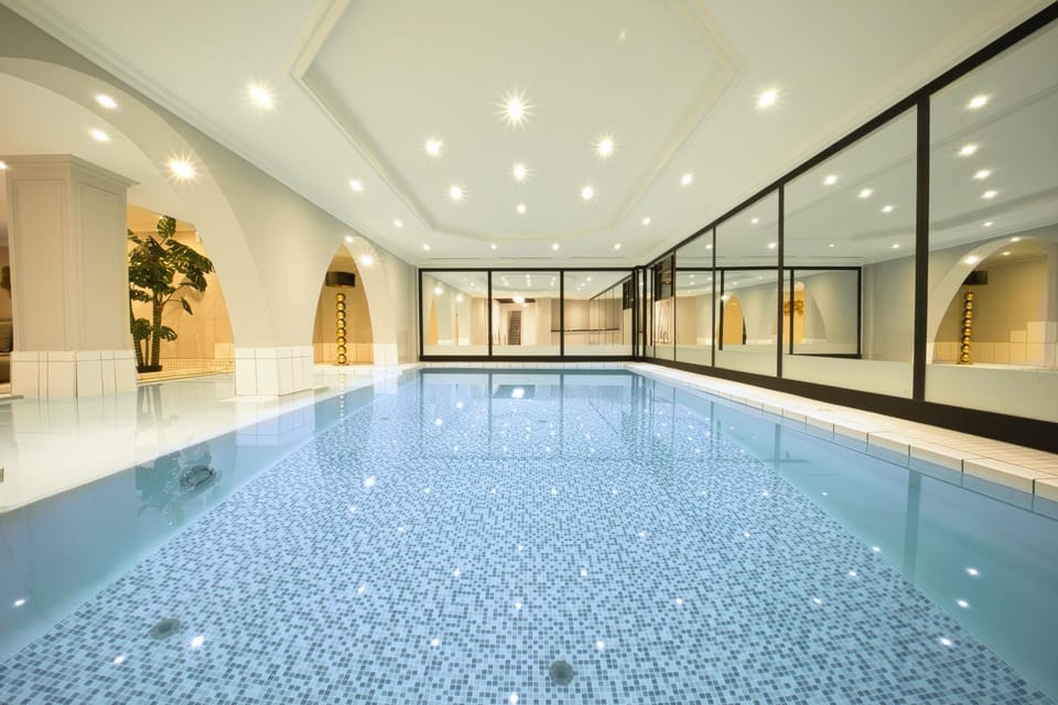 Swimming pool, Swimming pool