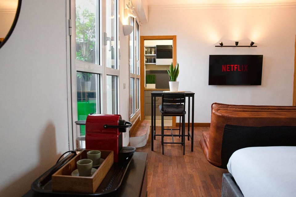 Communal lounge/ TV room, Dining area, hair dresser