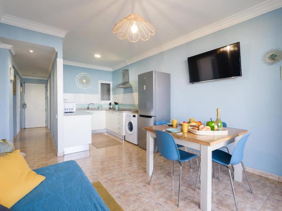 Casita Canaria Playa Beachfront Access & Lateral Ocean View With Terrace Apartment in Las Palmas de Gran Canaria