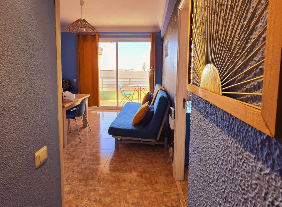 Casita Canaria Playa Beachfront Access & Lateral Ocean View With Terrace Apartment in Las Palmas de Gran Canaria