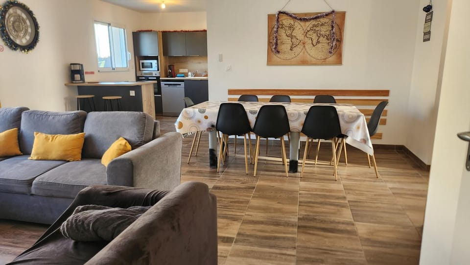 Living room, kitchen