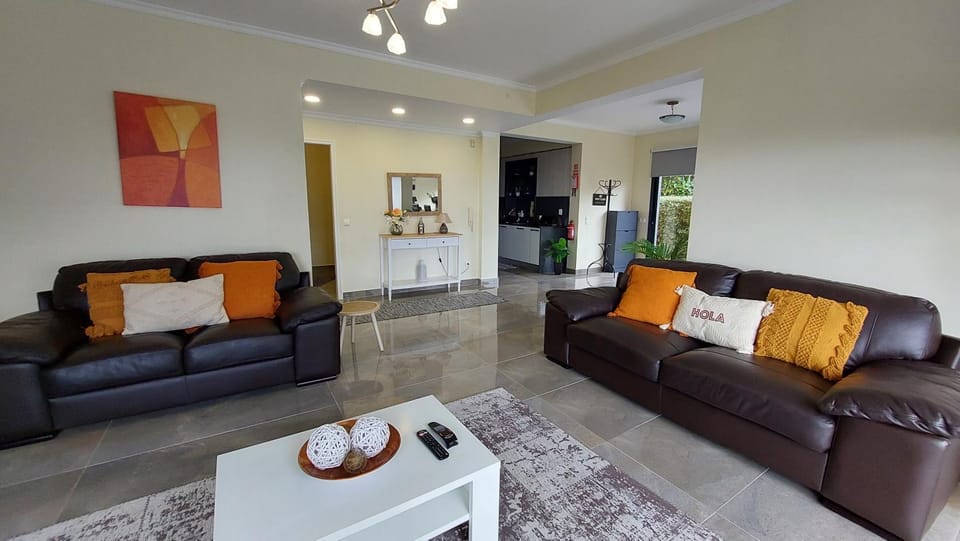 TV and multimedia, Kitchen or kitchenette, Living room