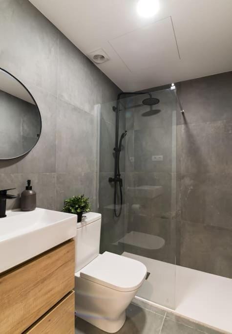 Moderno y Acogedor Apartamento en Atocha 4 PAX A/C Apartment in Centro