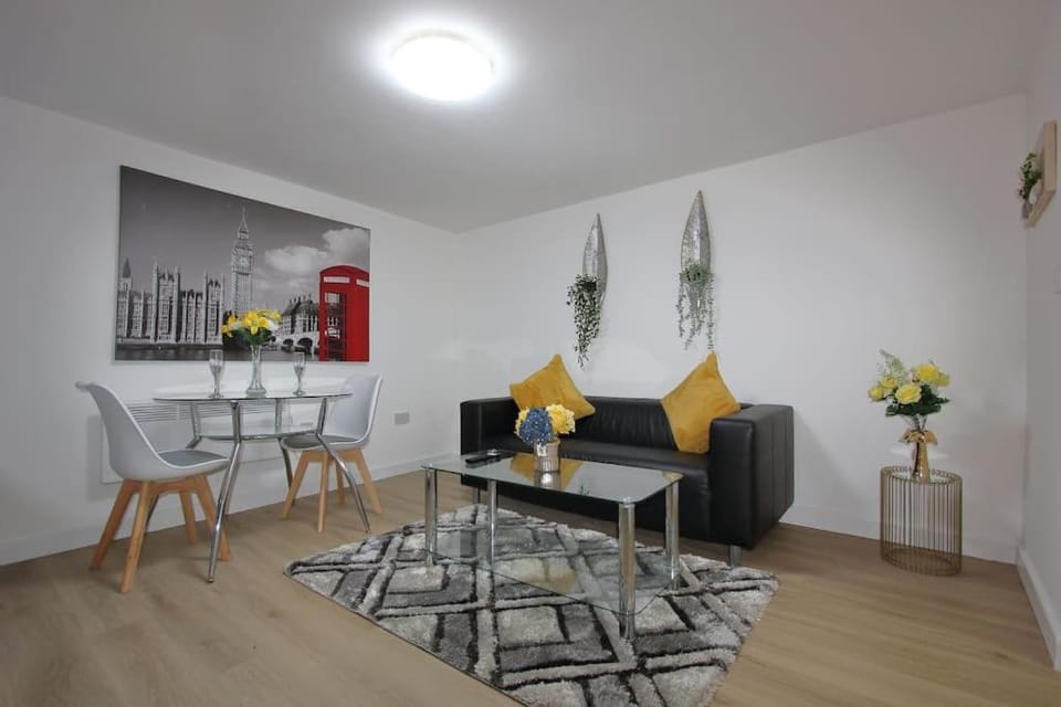 Living room, Seating area, Dining area