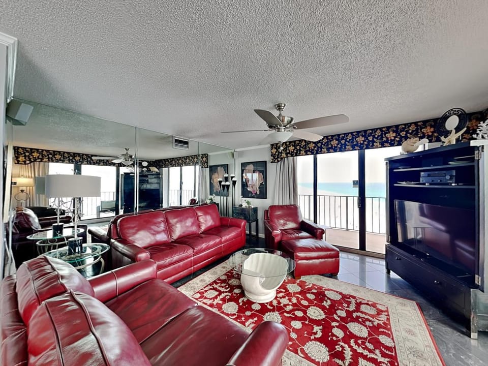 TV and multimedia, Balcony/Terrace, Living room, Seating area, Sea view, furniture