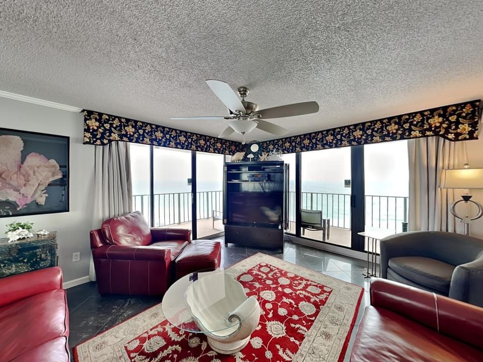 TV and multimedia, Balcony/Terrace, Living room, Seating area, Sea view, furniture