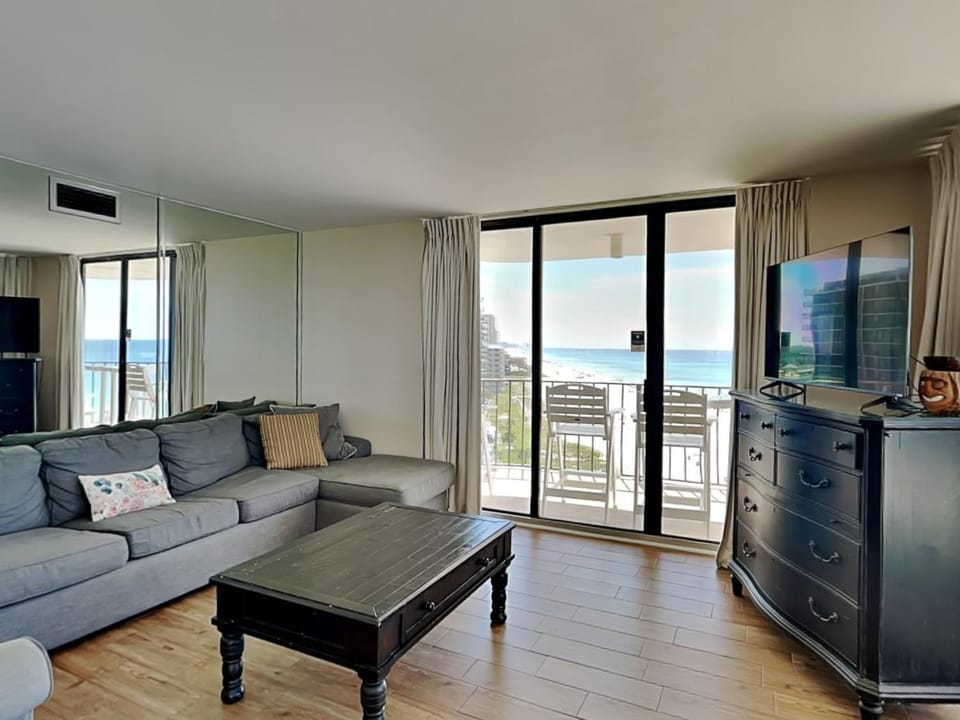 TV and multimedia, Balcony/Terrace, Living room, Seating area, Sea view, furniture, air conditioner