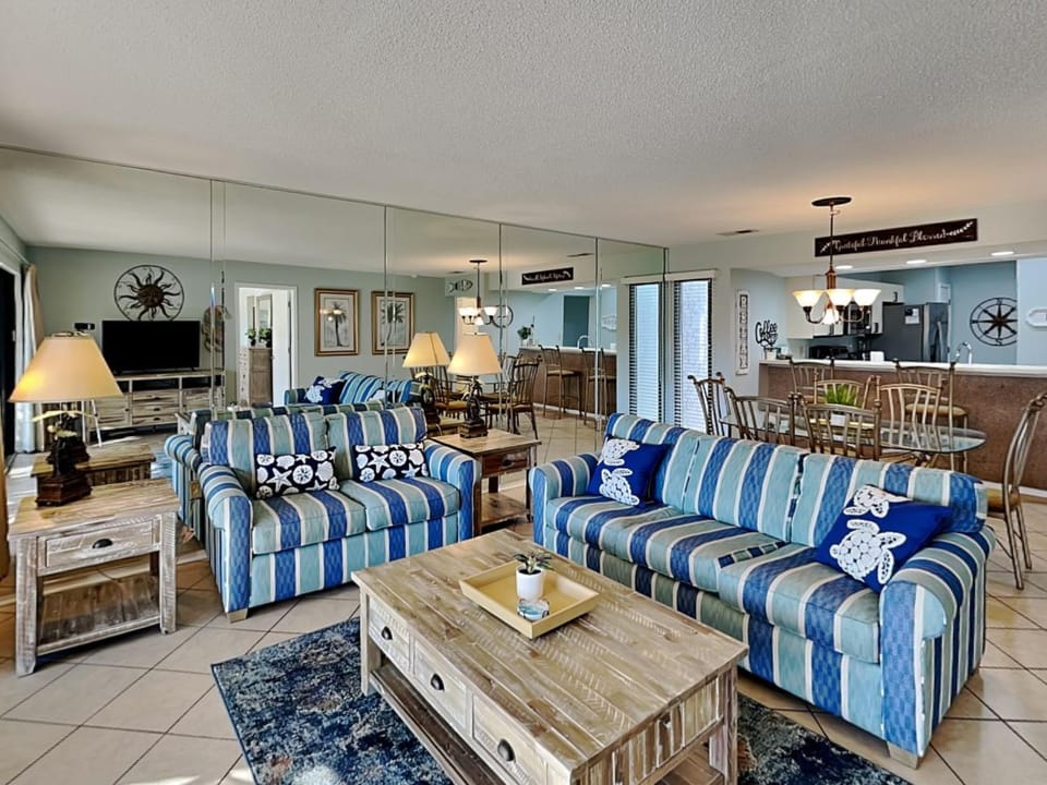 TV and multimedia, Living room, Seating area, Dining area, furniture