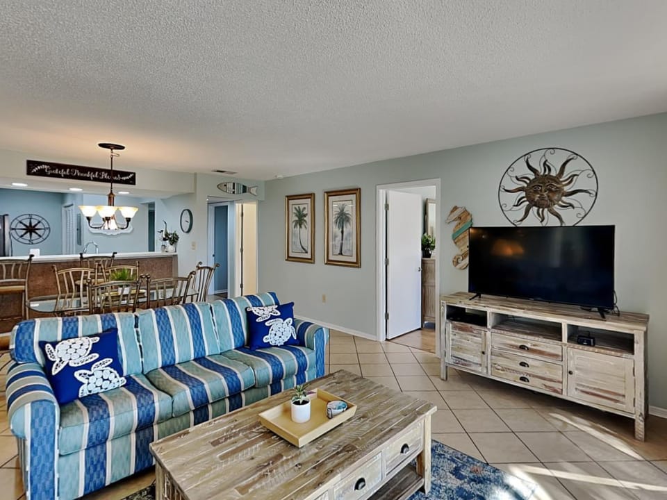 TV and multimedia, Living room, Seating area, furniture