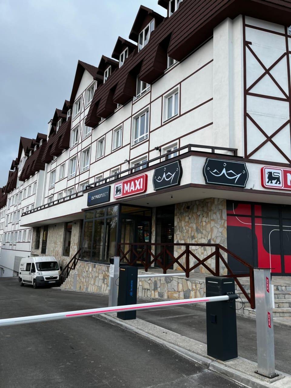 Property building, Location