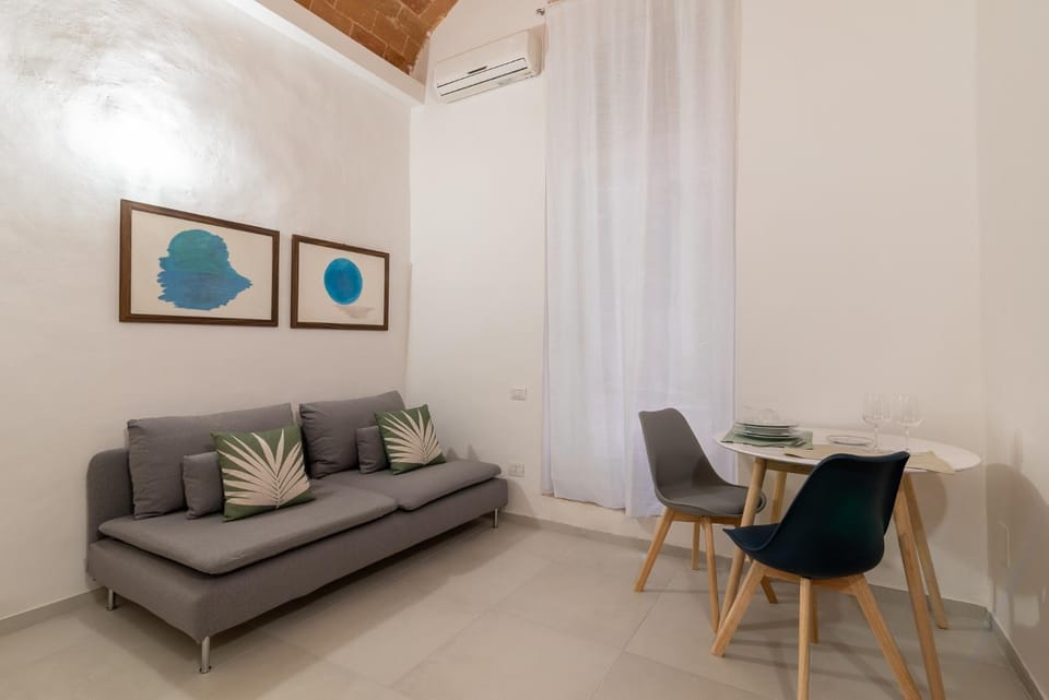 Living room, Seating area, Dining area, air conditioner