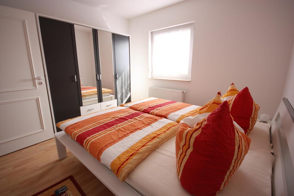 Bed, Bedroom, wardrobe