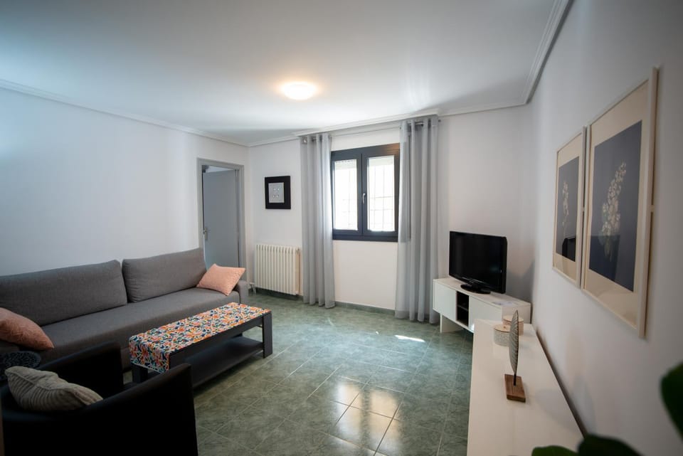TV and multimedia, Living room, Lounge or bar