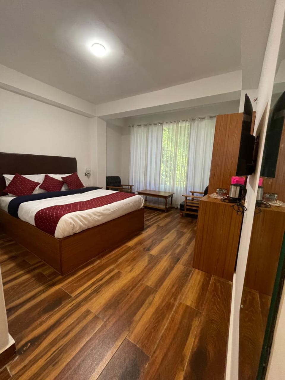 Bed, Photo of the whole room, Bedroom