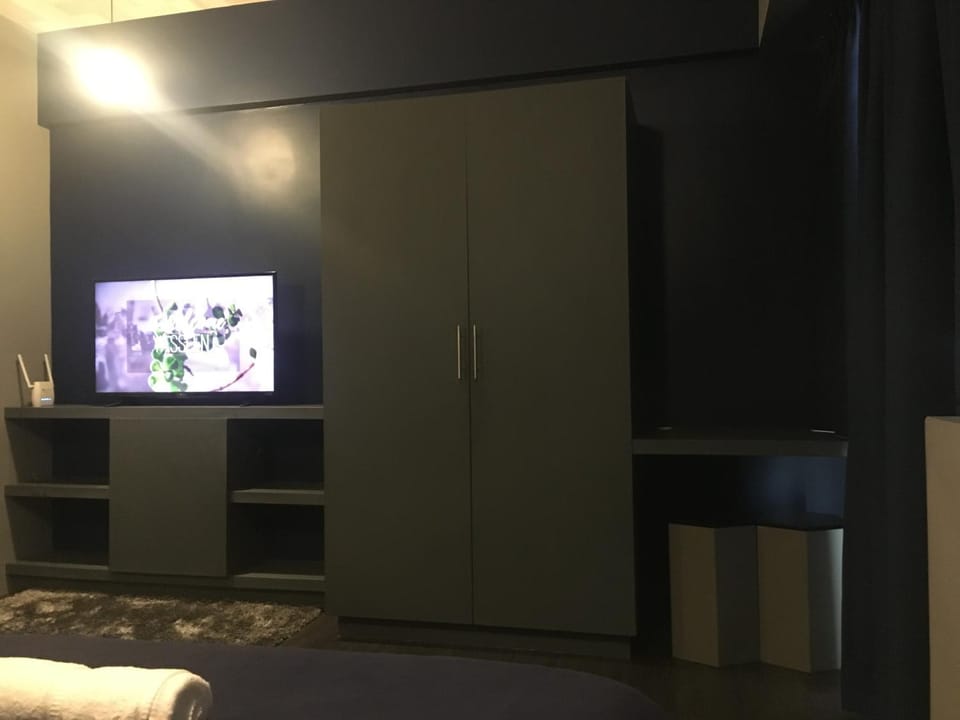 Cozy Condo Near NAIA with WIFI, Pool and Balcony Apartment hotel in Pasay