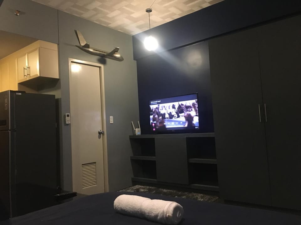 Cozy Condo Near NAIA with WIFI, Pool and Balcony Apartment hotel in Pasay