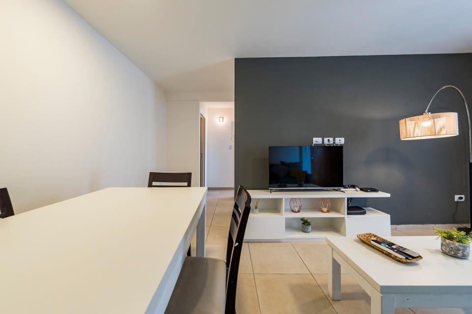 TV and multimedia, Dining area