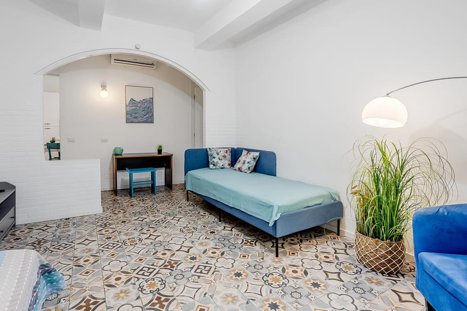 Bed, Living room, Seating area