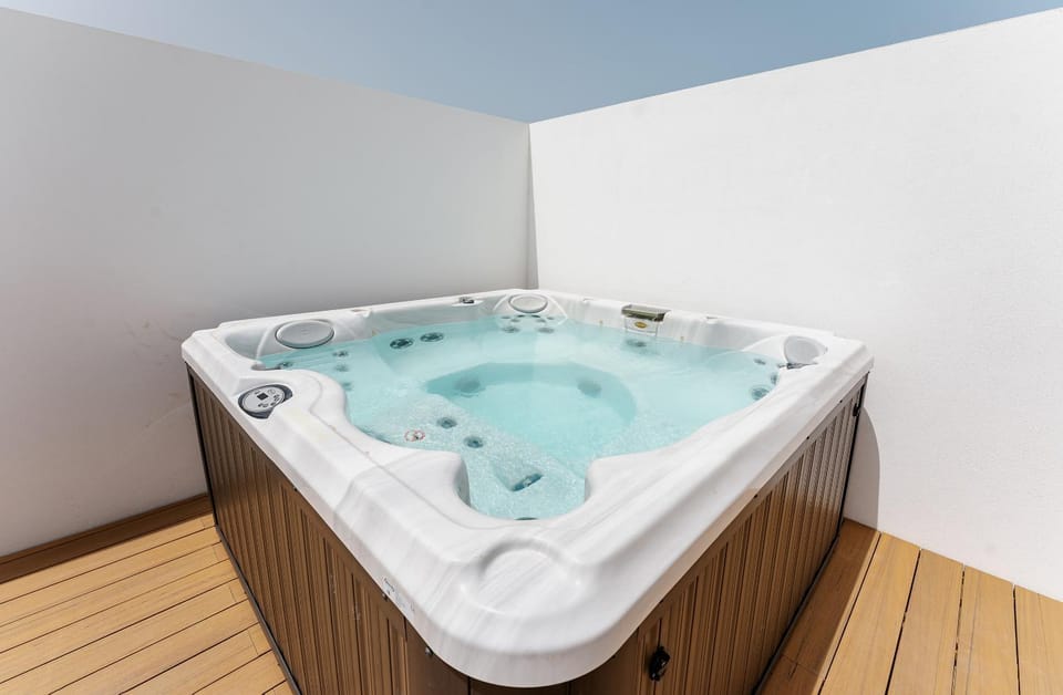Patio, Hot Tub