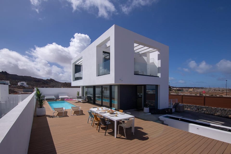 Property building, Facade/entrance, Off site, Swimming pool