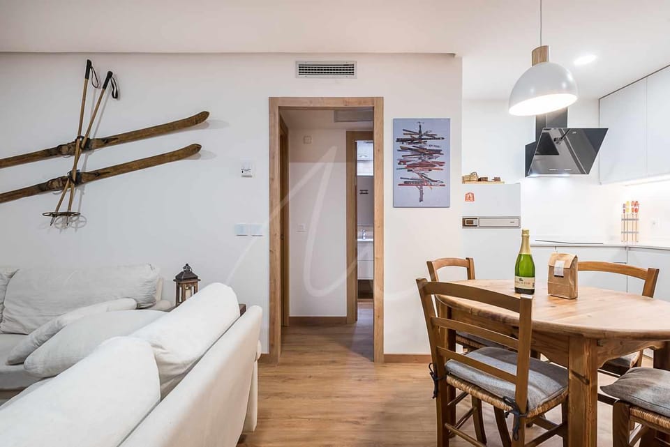 Kitchen or kitchenette, Living room, Living room