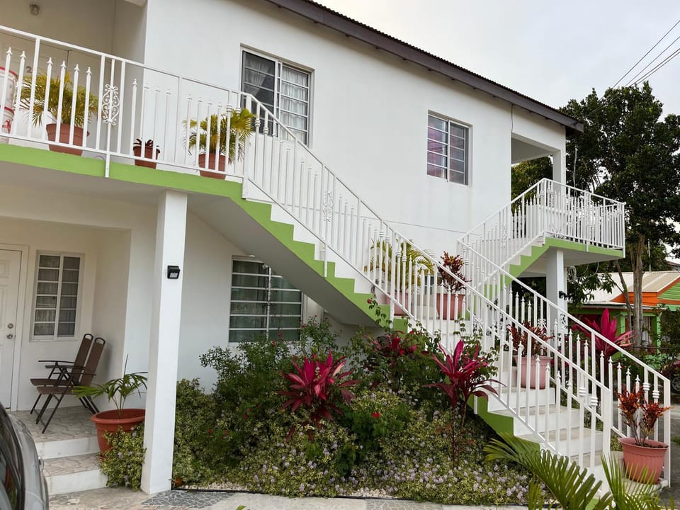 Property building, Patio, Garden