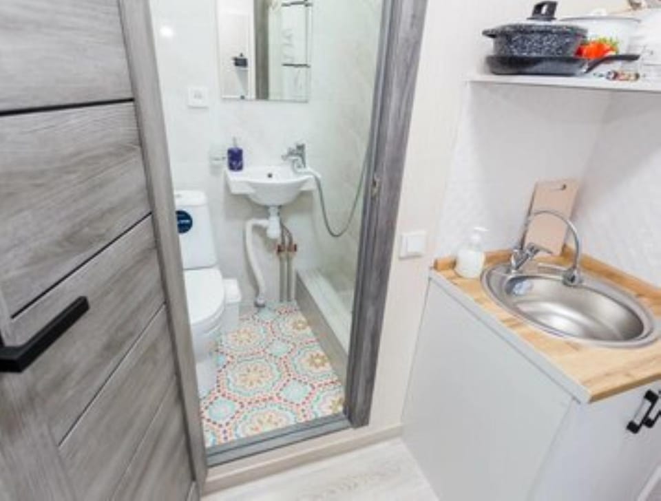Shower, Toilet, Bathroom
