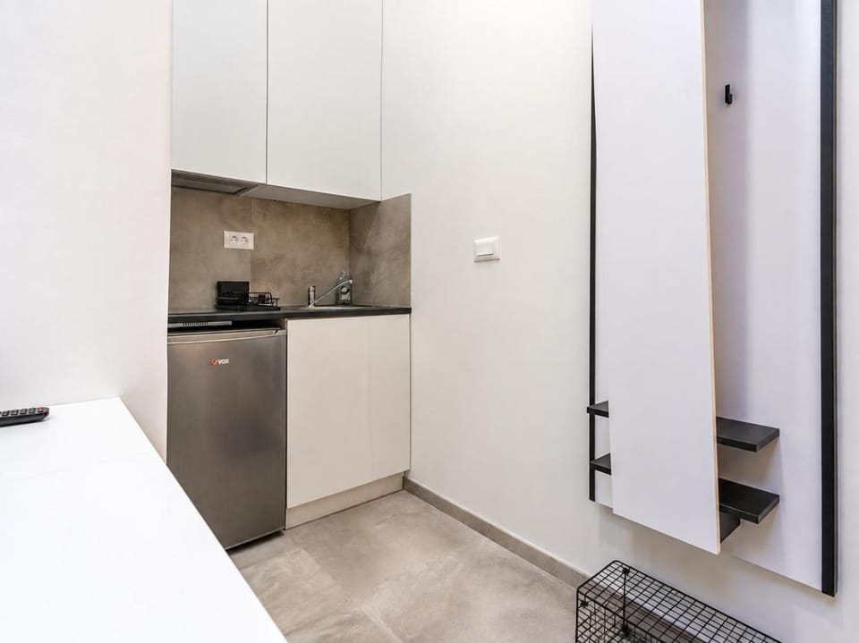 Kitchen or kitchenette, stove