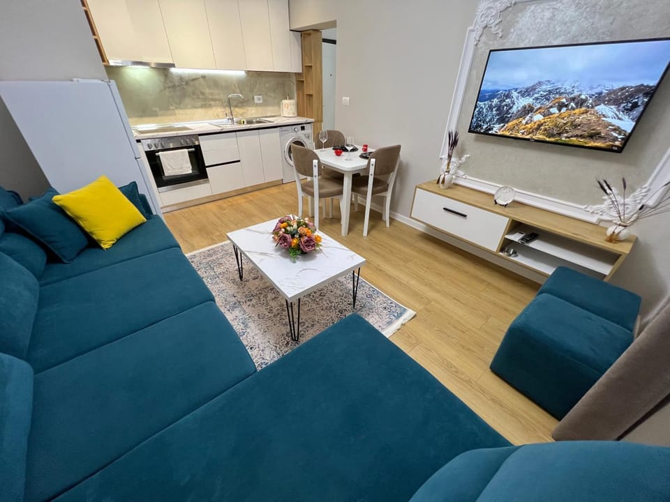 LETI APARTMENT RRUGA E DURRESIT Apartment in Tirana