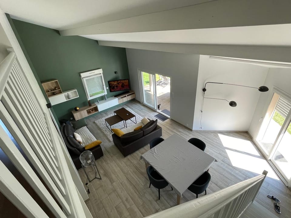 Living room, Seating area