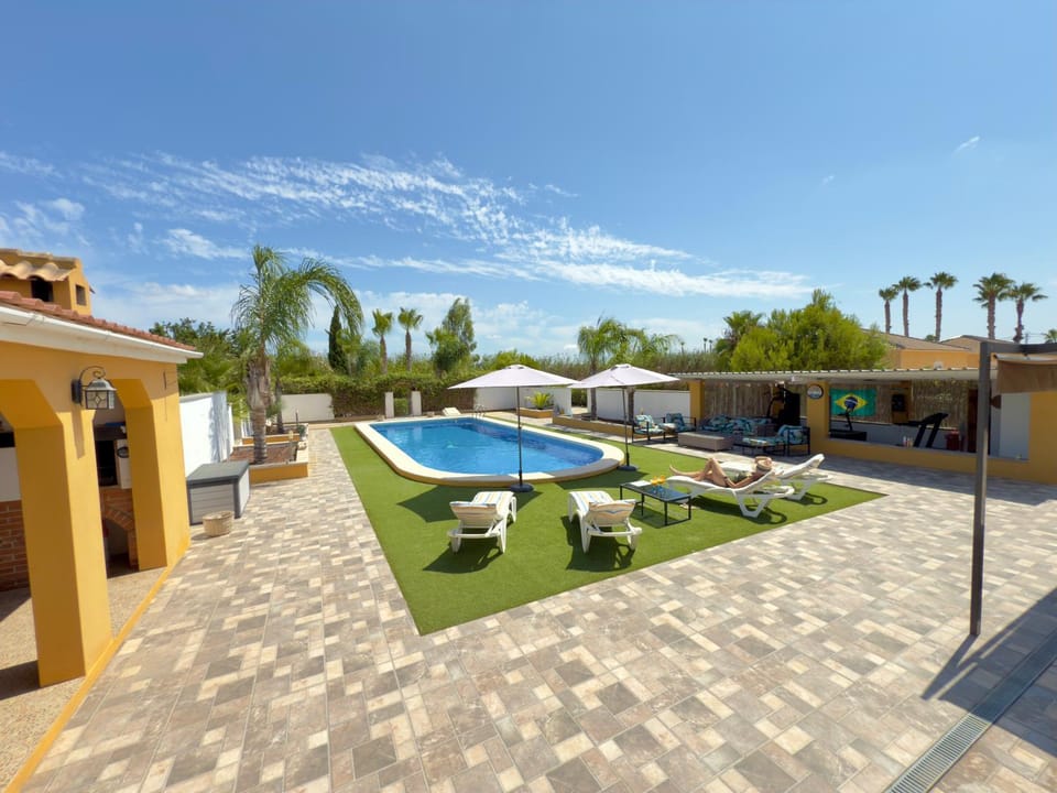 Pool view, Swimming pool, sunbed