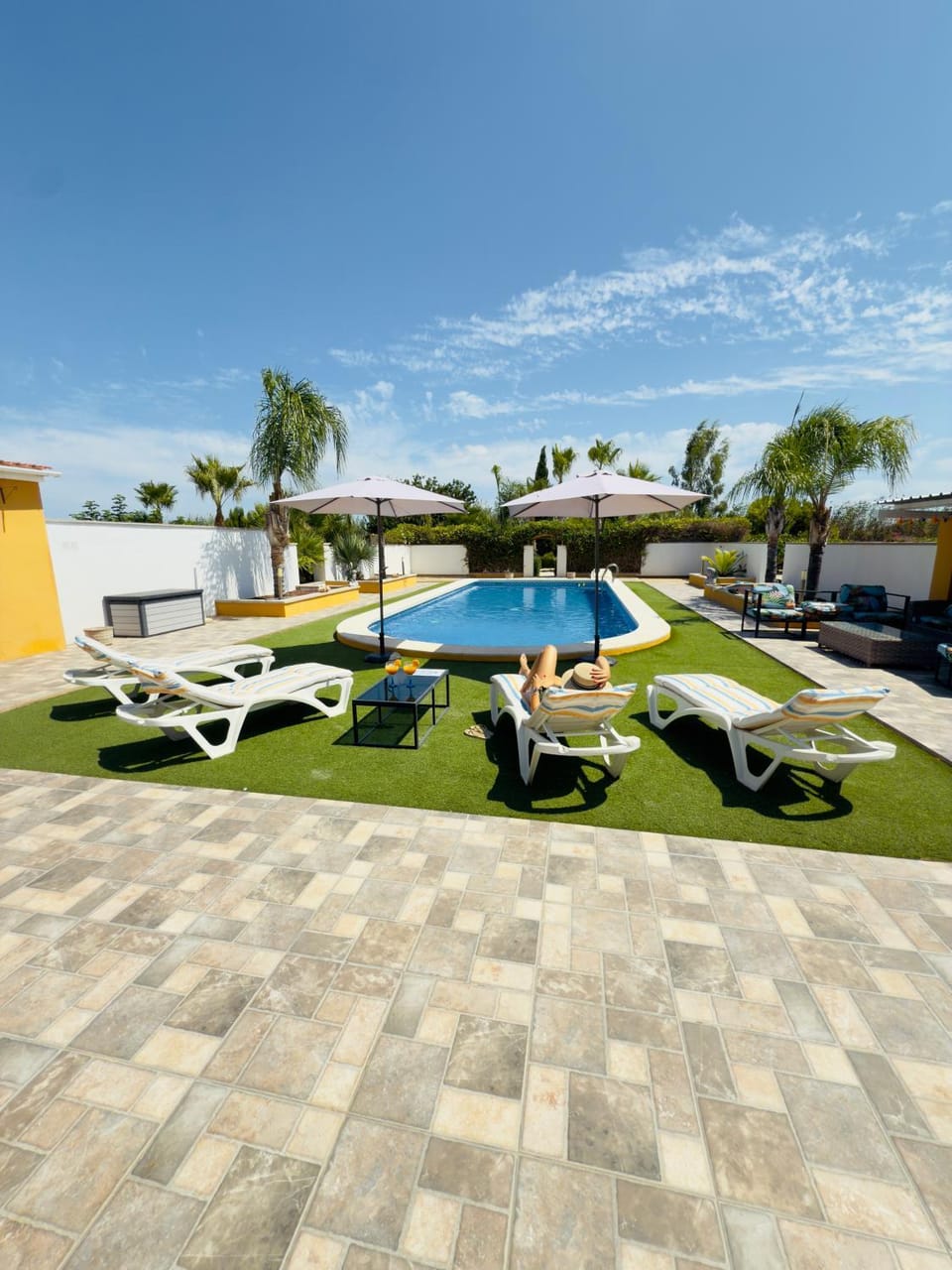 Pool view, Swimming pool, sunbed
