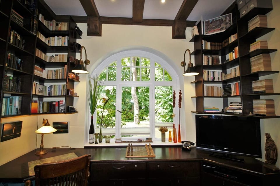 Library, Living room