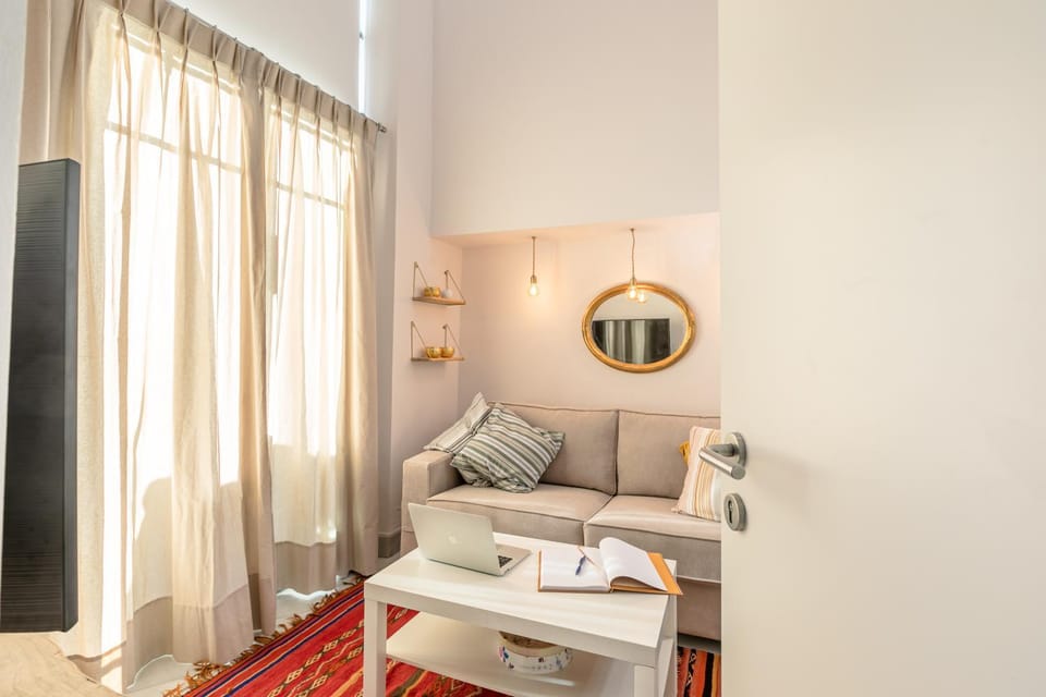 Living room, Photo of the whole room, Seating area