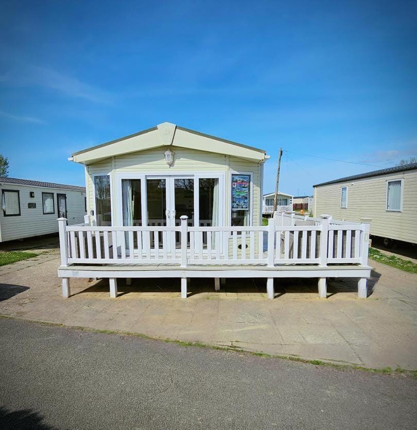 Luxury lodge lyons robin hood House in Rhyl