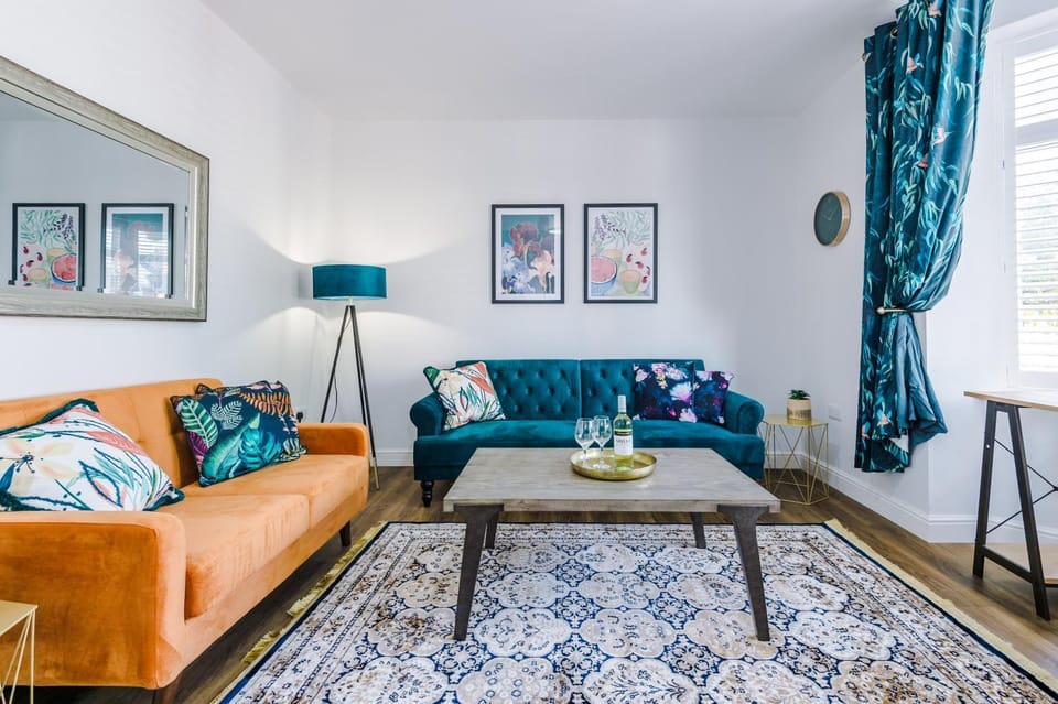 Living room, Seating area