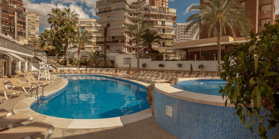 Swimming pool, Swimming pool