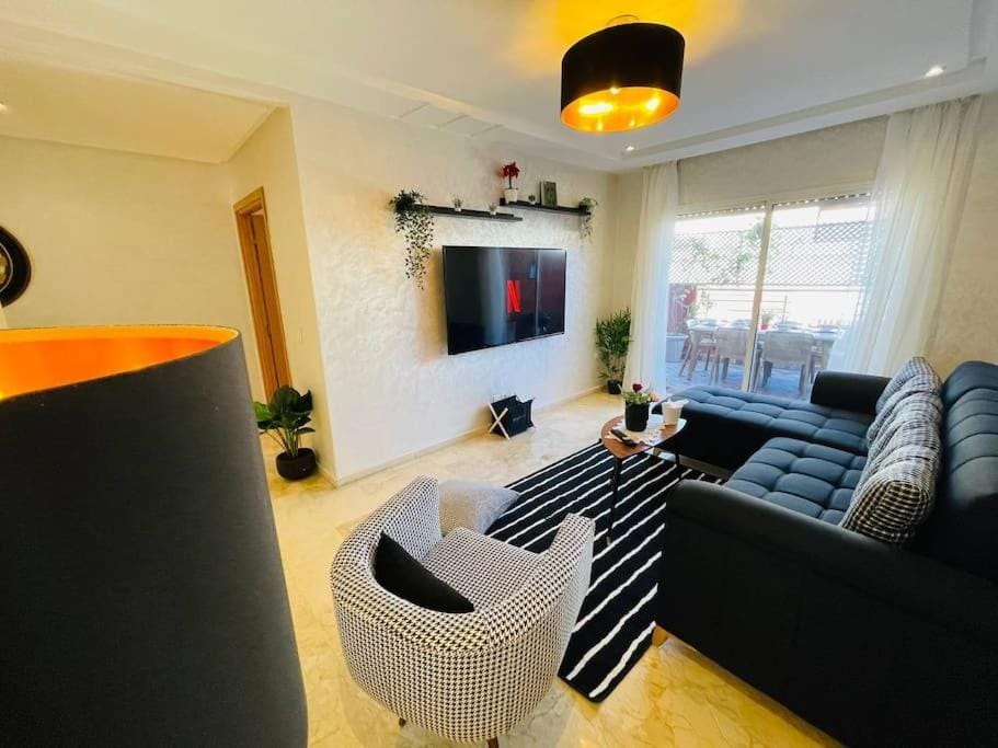 2min to Casa Finance City, Fiber, 110m2, Park free, PS4, IPTV, Netflix and many more Apartment in Casablanca