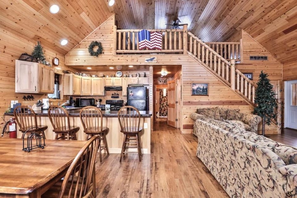 Shady Lane Lodge House in Wisconsin