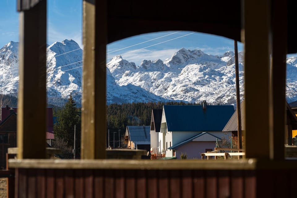 Nearby landmark, Day, Natural landscape, Winter, Mountain view