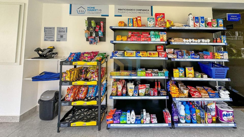 On site, Supermarket/grocery shop