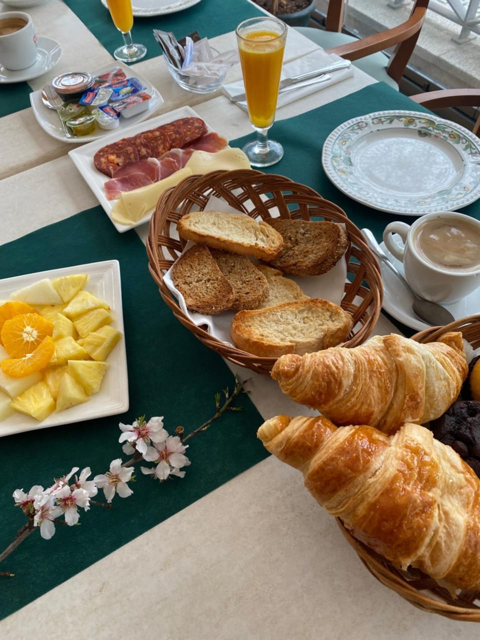 Breakfast, Buffet breakfast