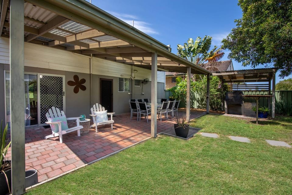 Oceans 22 at Fingal Bay House in Fingal Bay