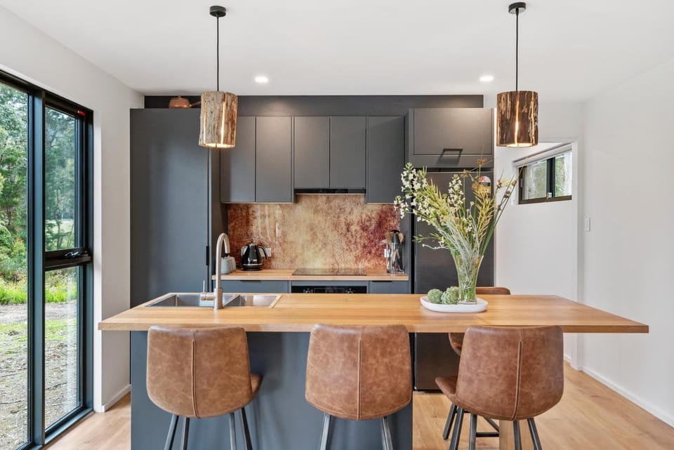 Dining area, kitchen