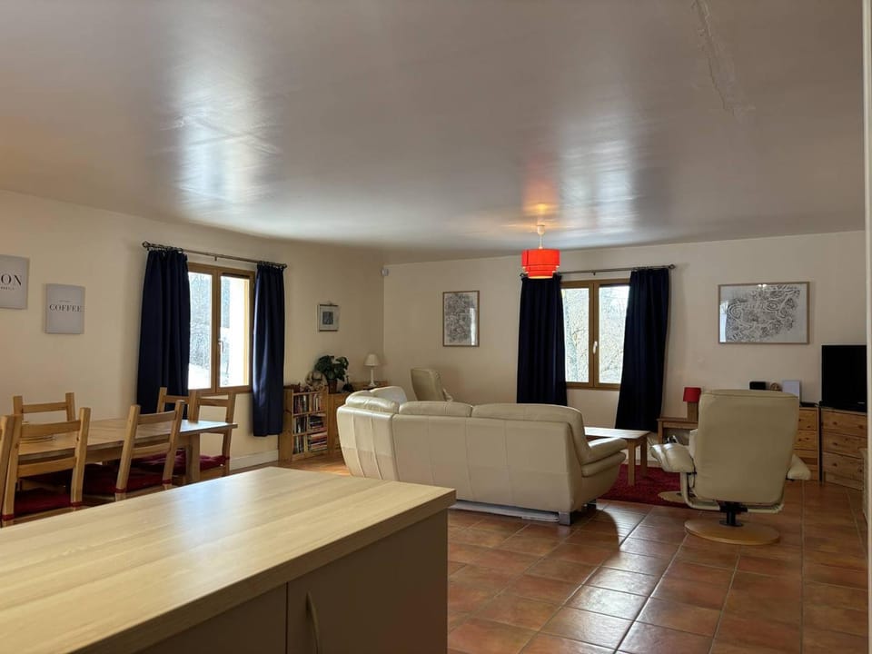 Maison spacieuse et fonctionnelle - 5 chambres, terrasse, parking privé - FR-1-548-27 House in Provence-Alpes-Côte d'Azur