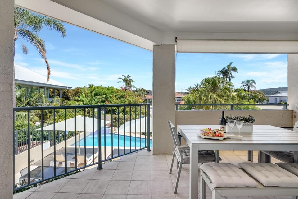 Patio, Day, View (from property/room), Balcony/Terrace, Seating area, Pool view