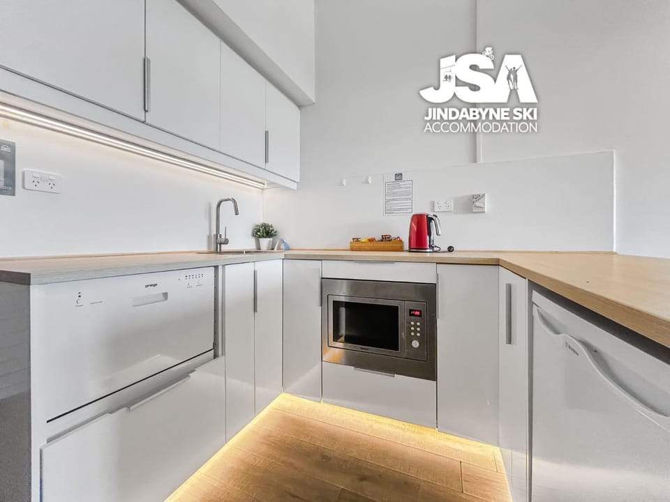Coffee/tea facilities, Kitchen or kitchenette, dishwasher