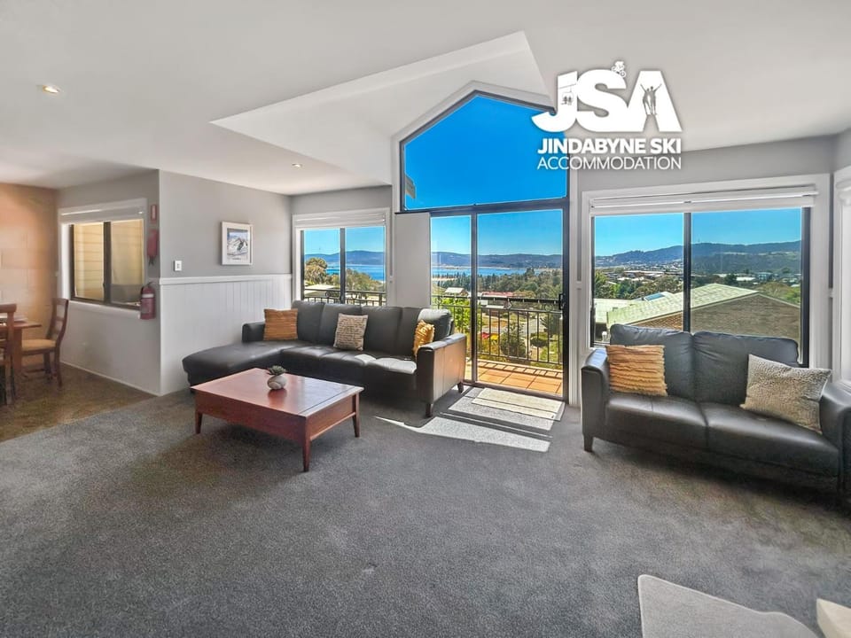 View (from property/room), Living room, Lake view, Mountain view