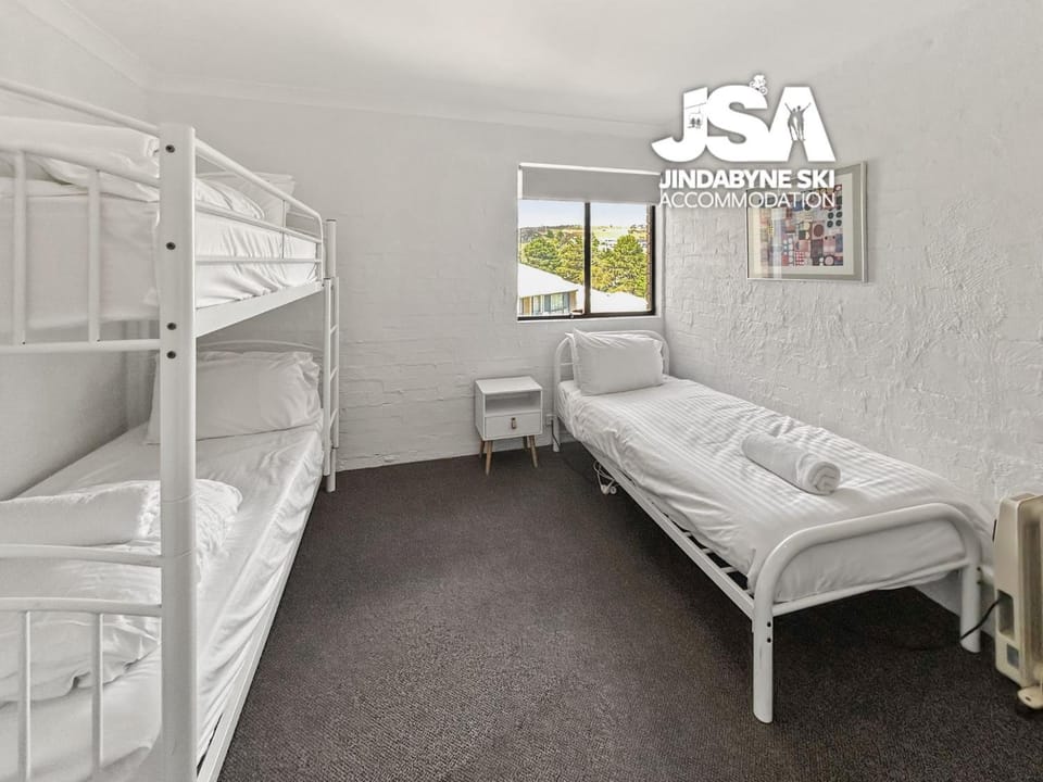 Bed, Photo of the whole room, Bedroom, bunk bed